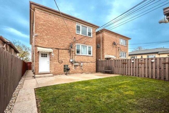 Building Photo - 2702 N 74th Ave