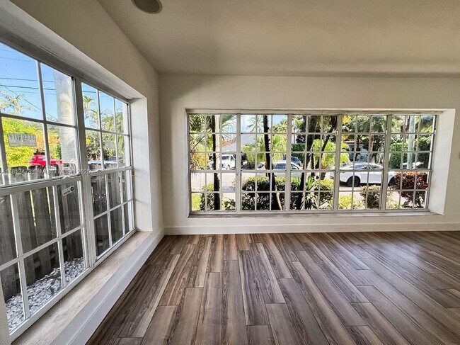 Building Photo - 8926 Dickens Ave