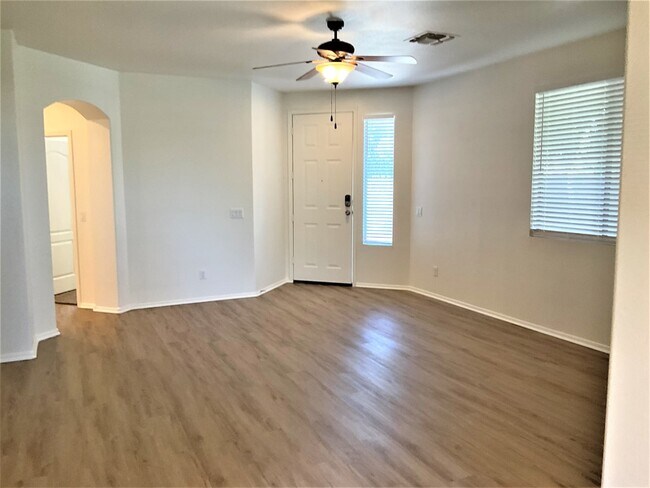 Foto del edificio - 9403 West Ross Ave