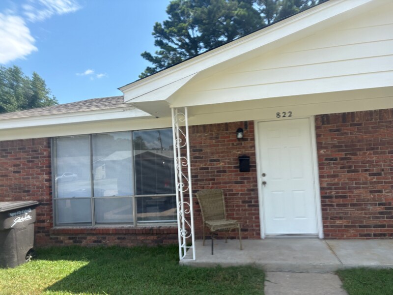 Foto principal - 822 Jane Dr