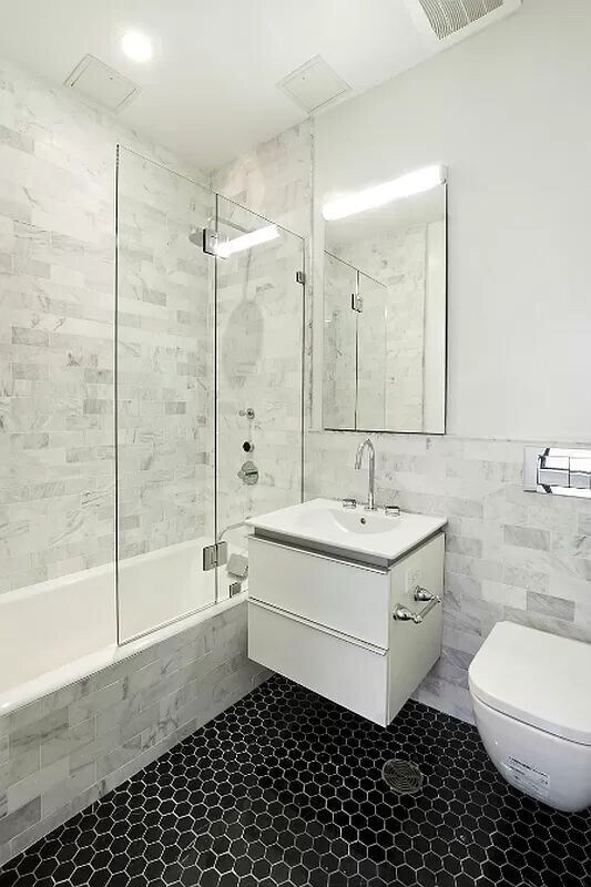 Building Photo - 154 W 70th St