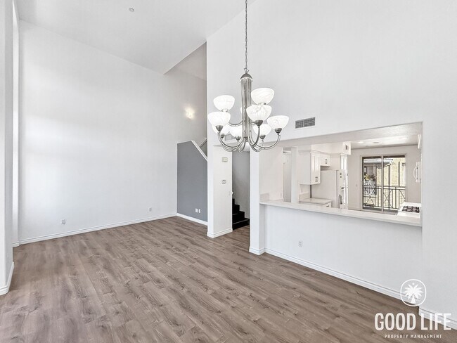 Foto del edificio - Beautiful 3BD/3BA W/ A/C, Attached Garage, and Community Pool in Kearny Mesa!