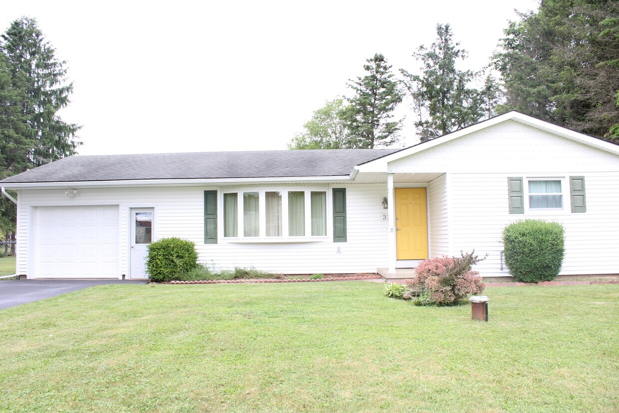 31 Wolcott Dr, Horseheads, NY 14845 House Rental in Horseheads, NY