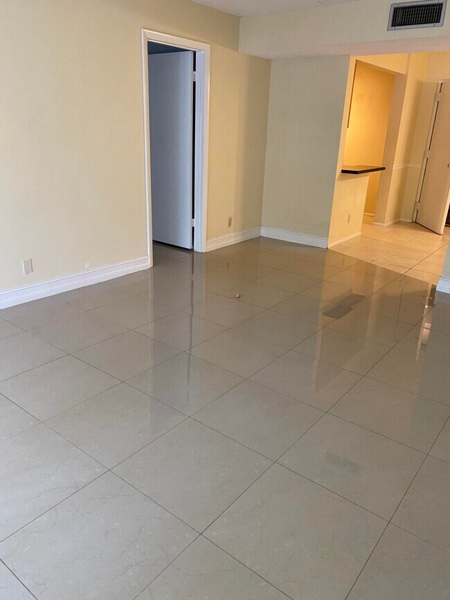 Foto del edificio - 470 NW 20th St