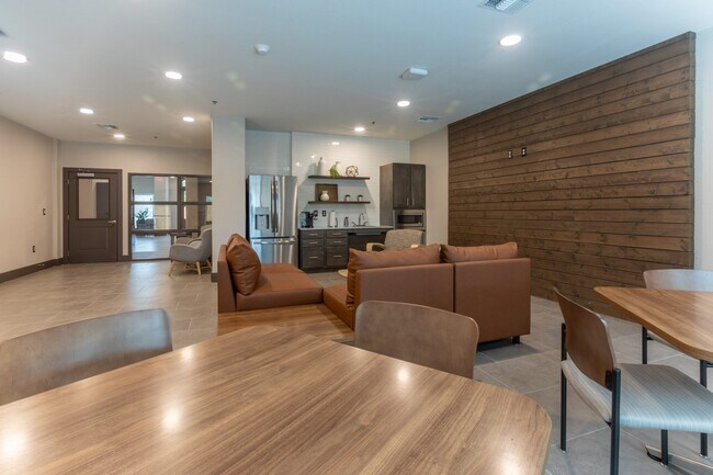Foto del edificio - 1515 Roosevelt Ave