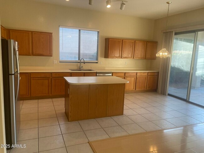 Foto del edificio - 2165 W Olive Way