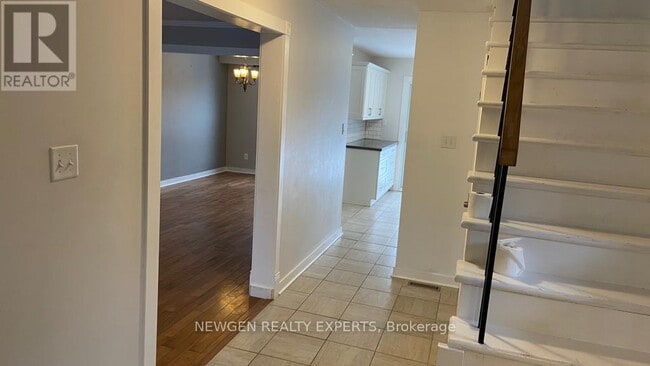 Building Photo - 146 Fanshawe Dr