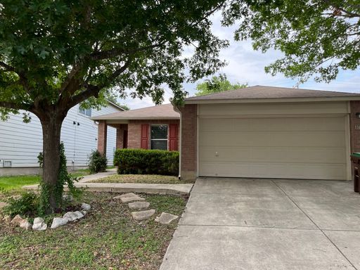 Building Photo - Immaculate 3/2 Rental-Close to Everything-...