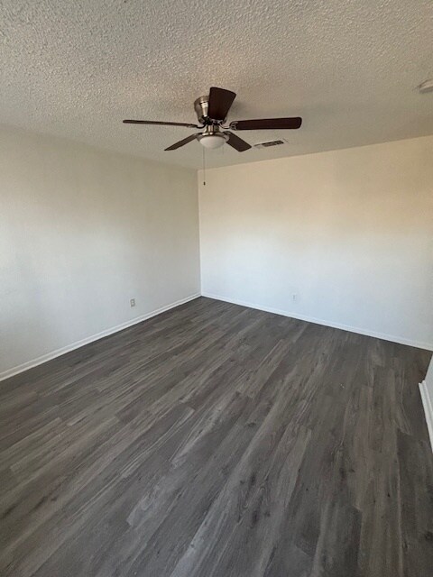 Building Photo - 812 Traci Dr
