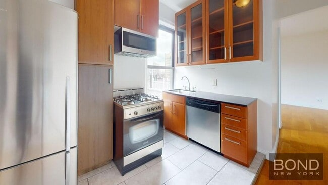 Foto del edificio - 229-231 East 12th Street