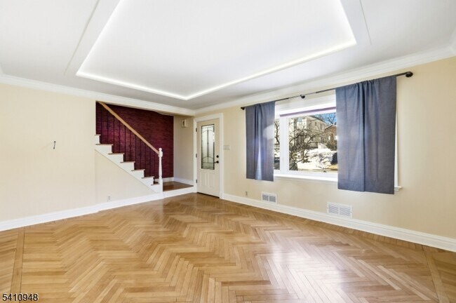 Foto del edificio - 65 Ridge Ave