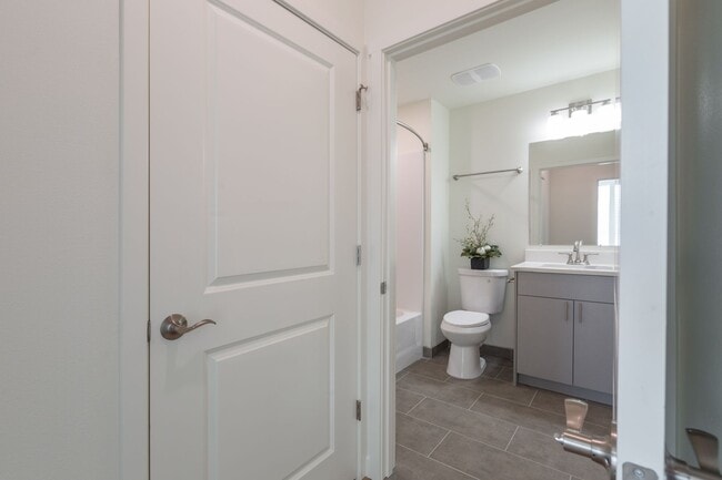 Interior Photo - Urban 33