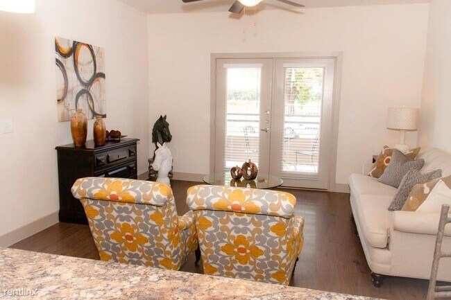Foto del edificio - 1 br, 1 bath Condo - 500 East Highmeadow D...