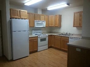 Building Photo - 33 Appleway Dr