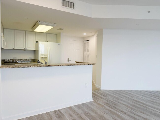 Foto del edificio - 19501 W Country Club Dr