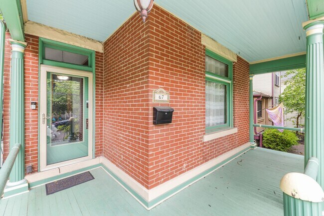 Foto del edificio - Historic Victorian Charm Meets Modern Living in the Heart of Italian Village / Short North!
