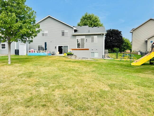 Building Photo - Spacious 4-Bed Shakopee Gem with Granite Finishes & Finished Basement
