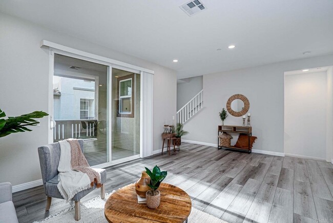 Building Photo - 1585 San Alfonso