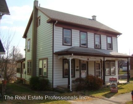 Primary Photo - 3 br, 1 bath House - 131 S. Walnut Street