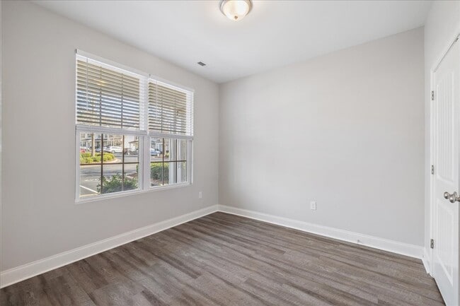 Building Photo - 3940 Volkswalk Pl