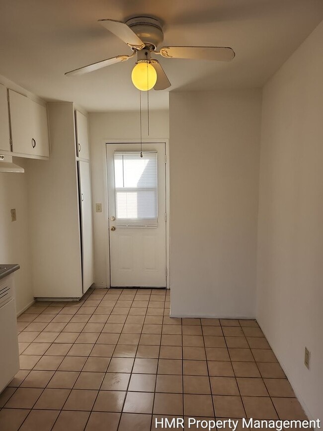 Foto del edificio - 1564 W Ramona Dr