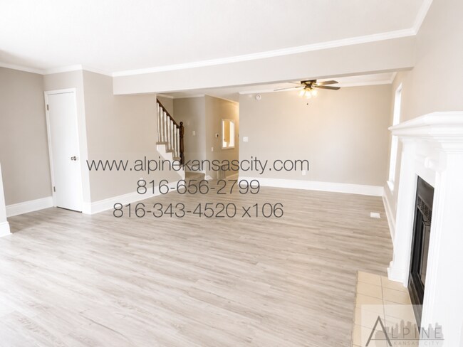 Foto del edificio - Spacious, 2 Car Garage! Great Location!