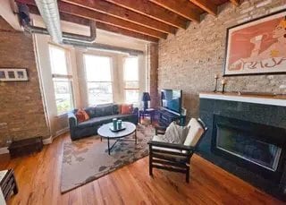 Foto del edificio - 2368 N Elston Ct
