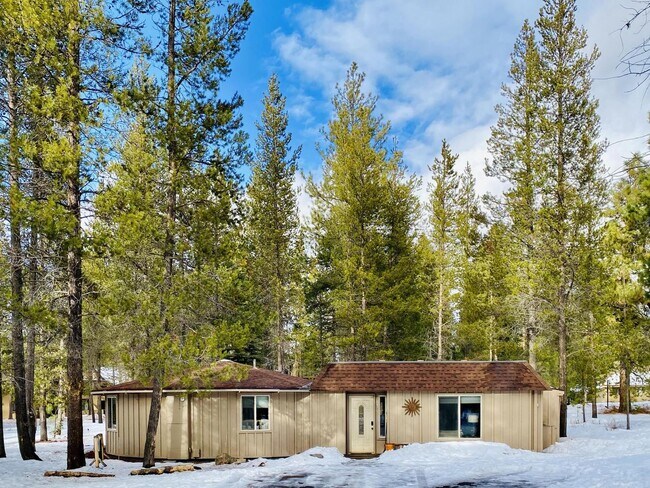 Building Photo - *Seasonal Lease from November  2023 throug...