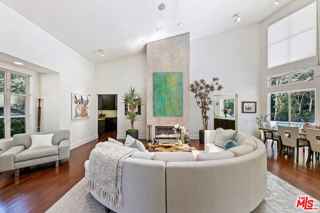 Foto del edificio - 6314 Sycamore Meadows Dr
