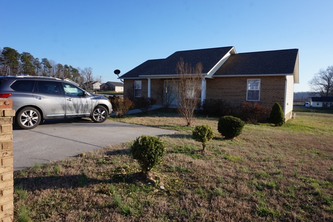 916 Red Oak Ln, Dandridge, TN 37725 House Rental in Dandridge, TN