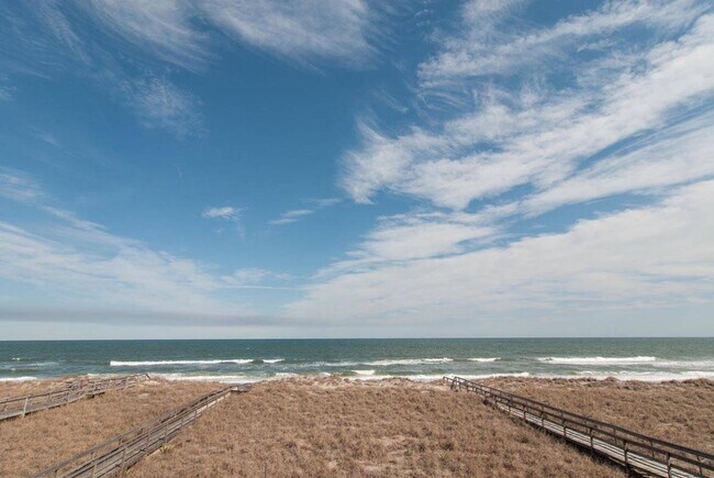 Foto del edificio - 708 Carolina Beach Ave N