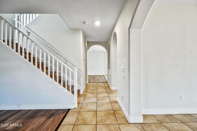 Foto del edificio - 839 S Adam Wy