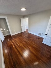 Building Photo - 628 East Ave