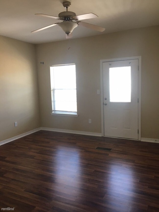 Foto del edificio - 1323 Foxwood Pl