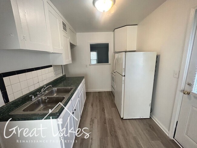 Foto del edificio - Lovely 2 bedroom / 1 bathroom house for re...