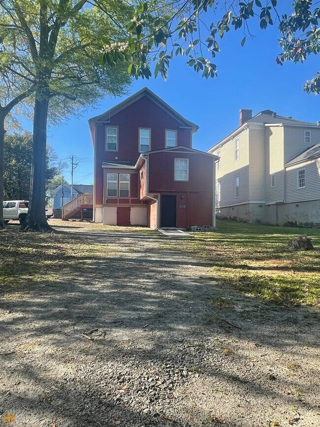 1064 College St Unit SUITE 1, Macon, GA 31201 Apartment for Rent in