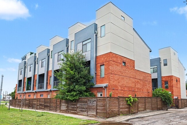 Photo - Modern Downtown SA Townhome | Rooftop Balcony, Private Garage & All Appliances Included