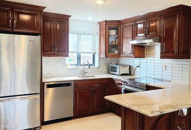 Building Photo - 2 br, 2 bath Condo - 50 SE 12th St Apt 226