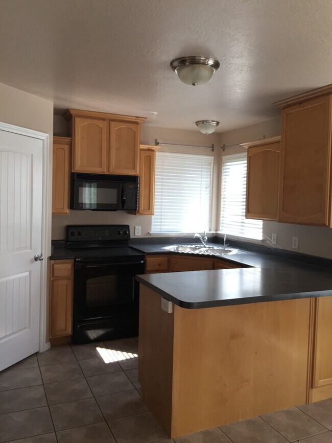 Building Photo - Beautiful Harbor Point Family Home in Lehi