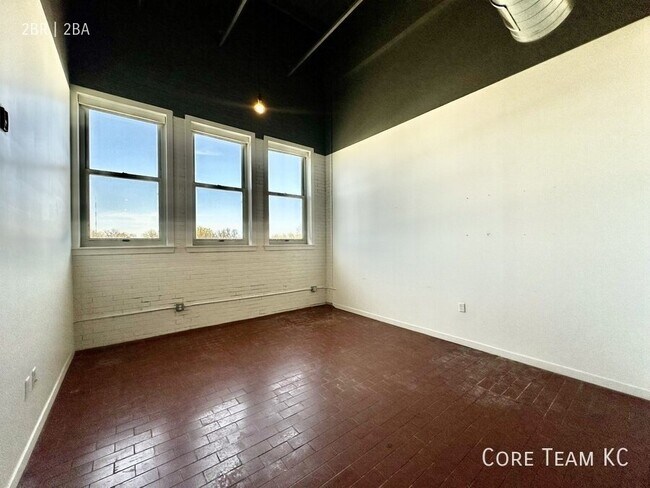 Foto del edificio - 1180 E 30th St