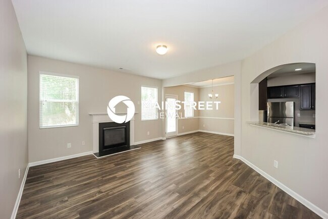 Building Photo - 3 Bedroom Pet-Friendly Home in Newnan, GA with Main Street Renewal