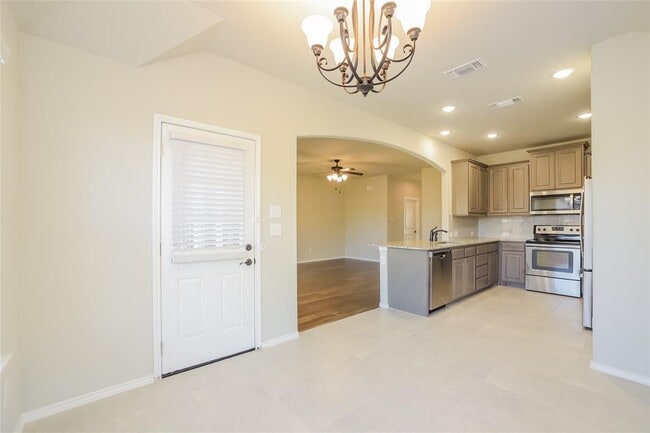 Building Photo - 235 Buckskin Dr