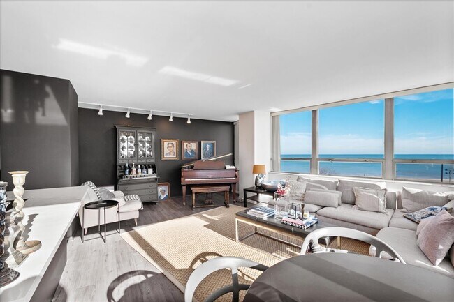 Foto del edificio - 5701 N Sheridan Rd