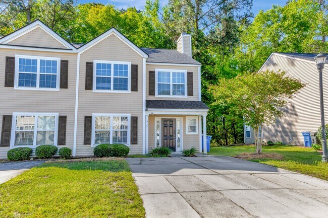 Building Photo - Spacious Townhome in Wescott Plantation!