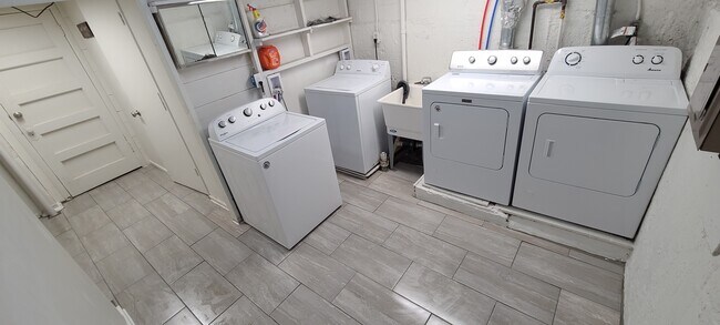 Foto del edificio - 1123 Chatsworth St N #1