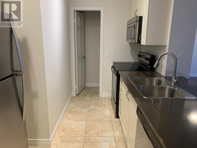 Photo du bâtiment - 339 Rathburn Rd W