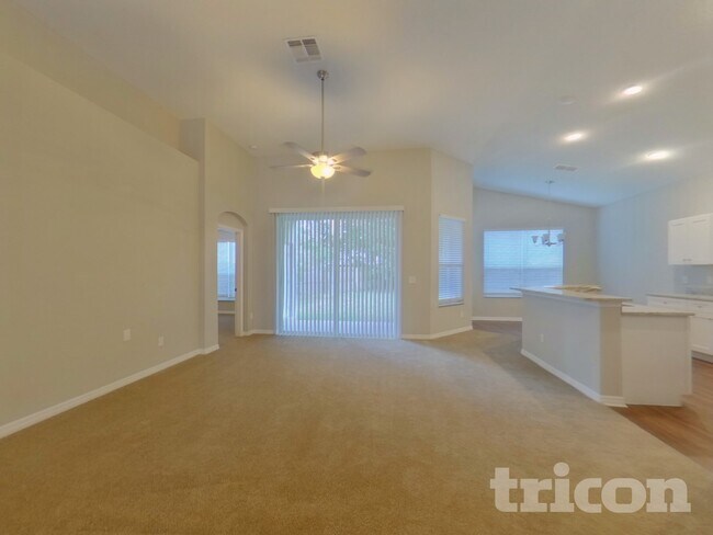 Foto del edificio - 15821 Pine Lily Ct