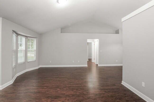 Foto del edificio - 2651 Waterview Dr