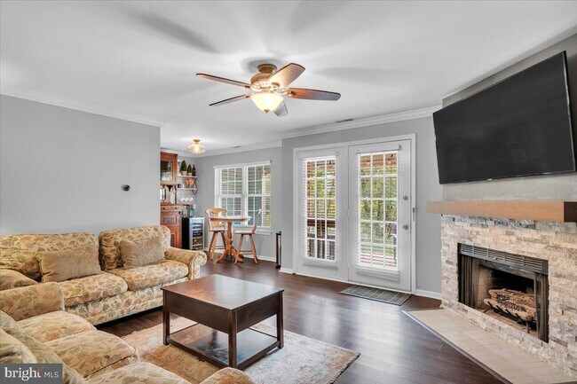 Building Photo - 246 TAVISTOCK