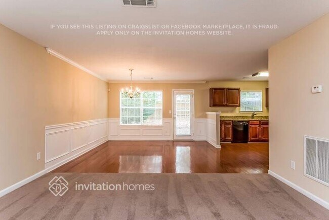 Foto del edificio - 124 Hidden Creek Dr